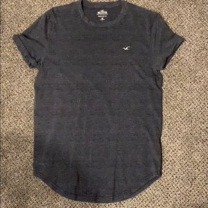 Small curved hem hollister tee shirt